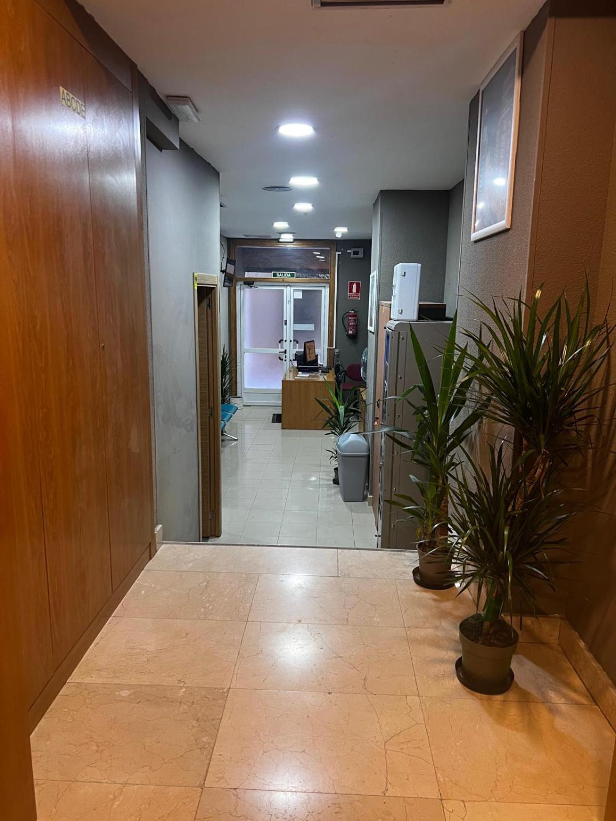 Hostel Estrella 20 Мадрид Экстерьер фото