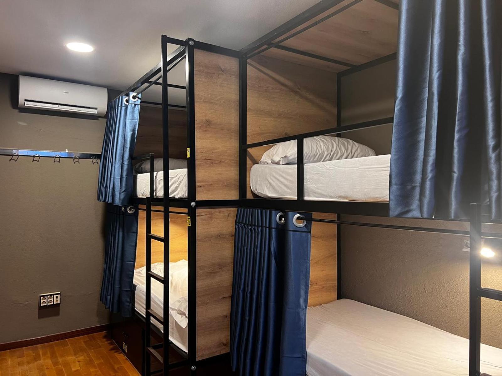 Hostel Estrella 20 Мадрид Экстерьер фото