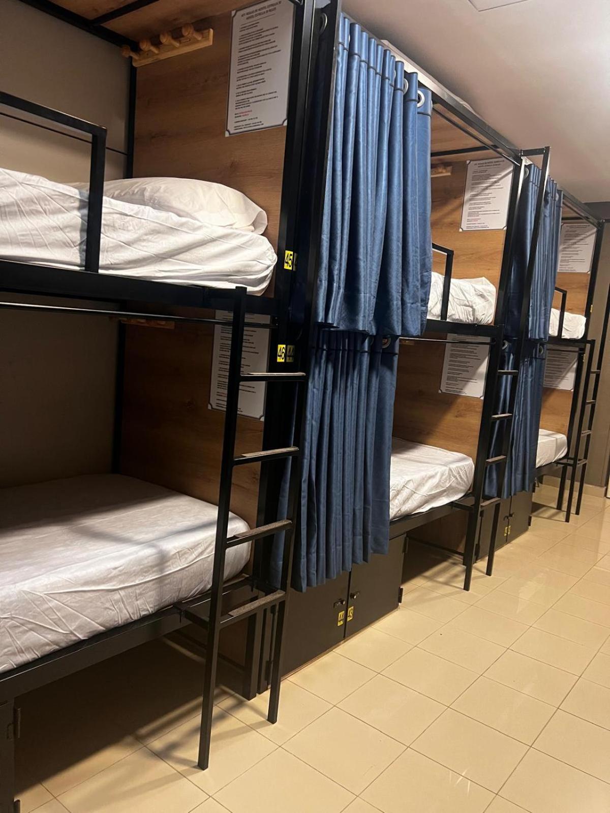 Hostel Estrella 20 Мадрид Экстерьер фото