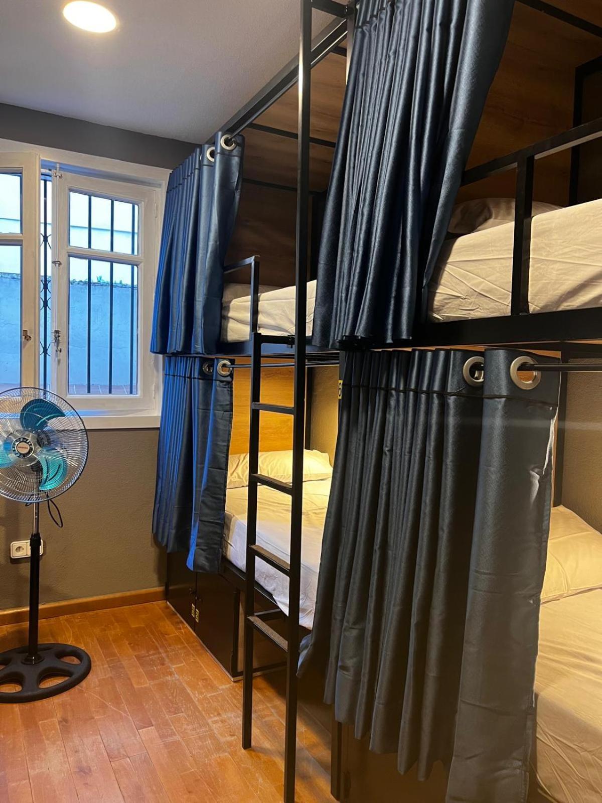 Hostel Estrella 20 Мадрид Экстерьер фото